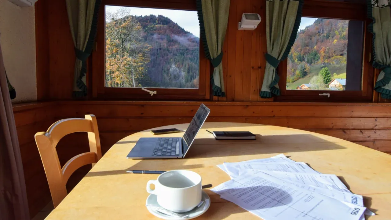 Le Mont Blanc - HOTEL - FLUMET - cafe - travail - scénique